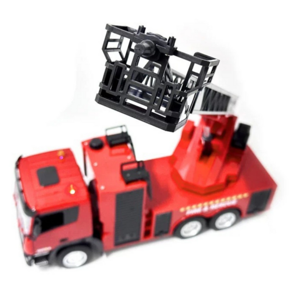 Huina ugunsdzēsēju auto ar tālvadību, kāpnēm un ūdens smidzinātāju, 1:18