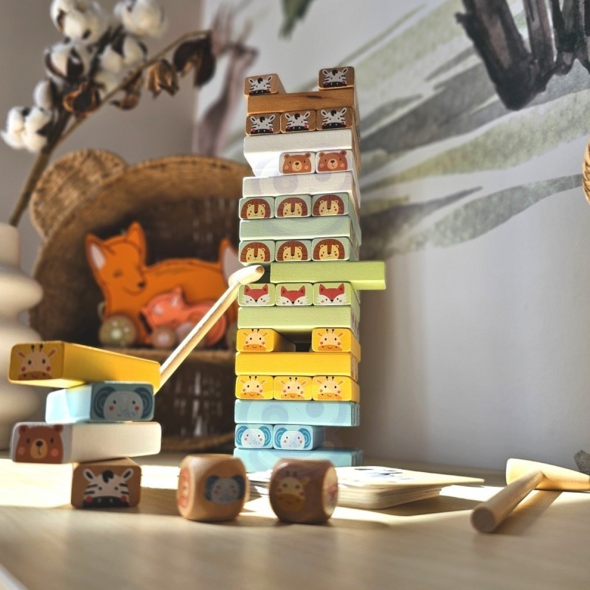 Oskusmäng torni ladumine Jenga loomadega