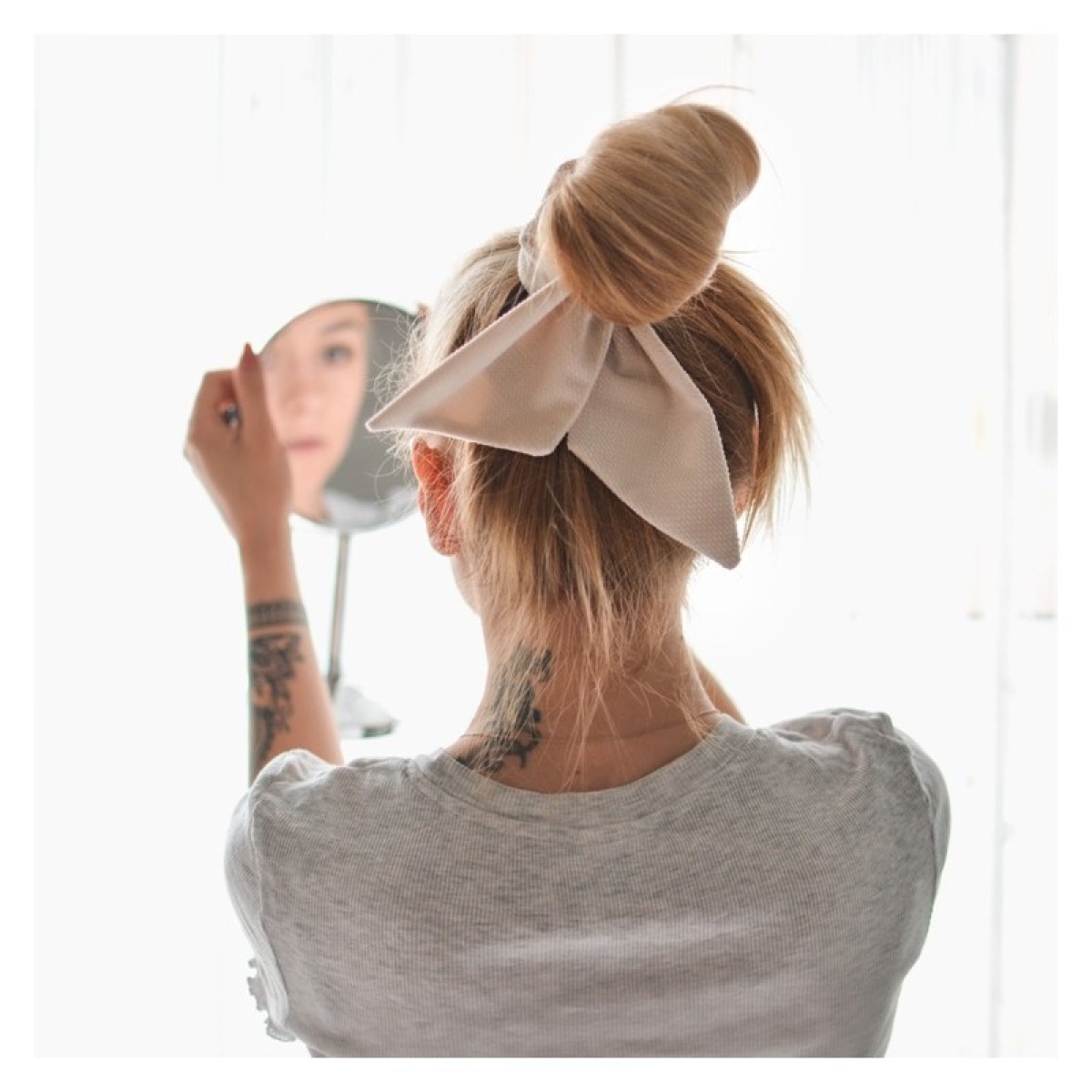Lipsuga juuksekumm Velvet, smoke mint