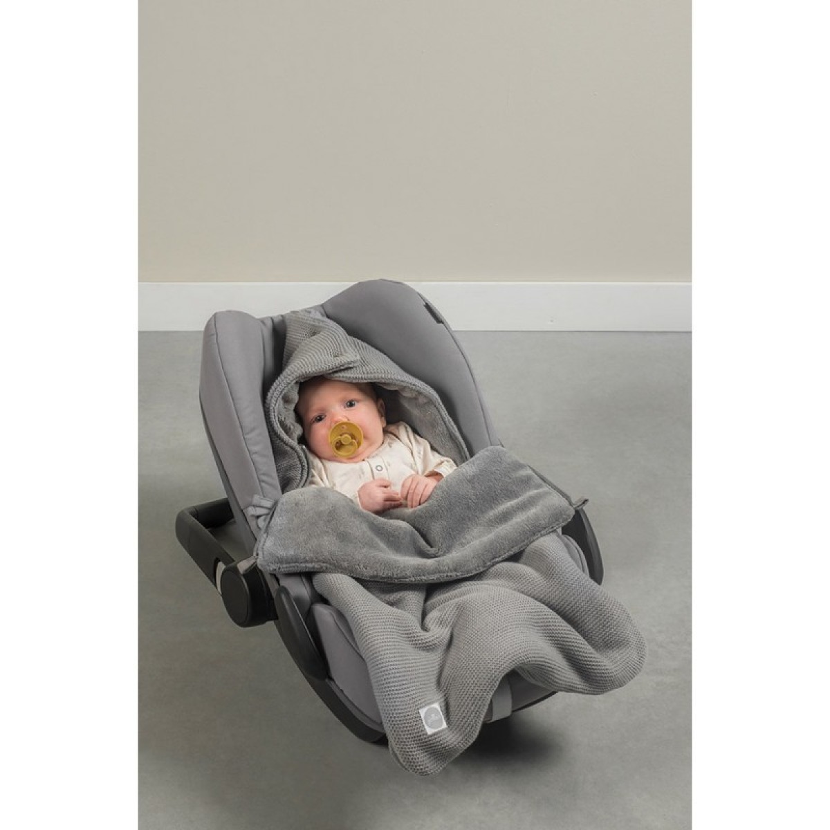 Adīts guļammaiss autokrēsliņam, stone grey