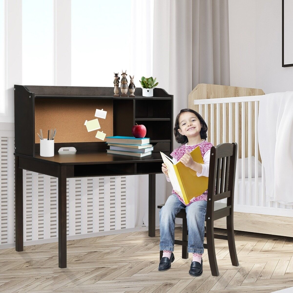 Bērnu rakstāmgalds un krēsls ar plauktiem un korķa tāfeli, brūns | MIU Kids