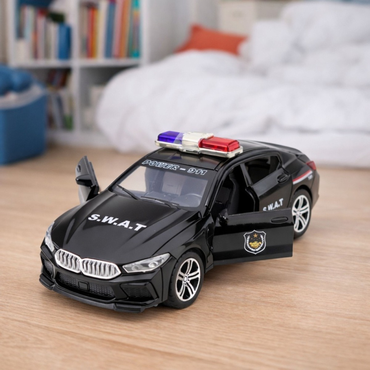 Melna SWAT rotaļu automašīna ar gaismām un atveramām durvīm