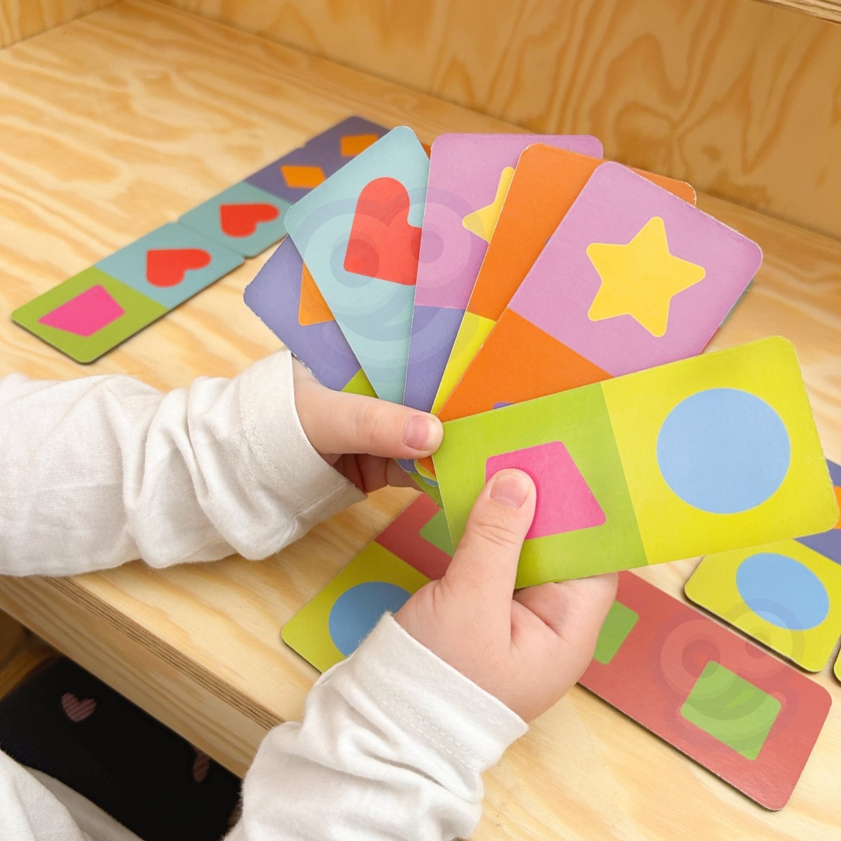 Montessori domino ar dzīvnieku un transportlīdzekļu attēliem, 28 kauliņi