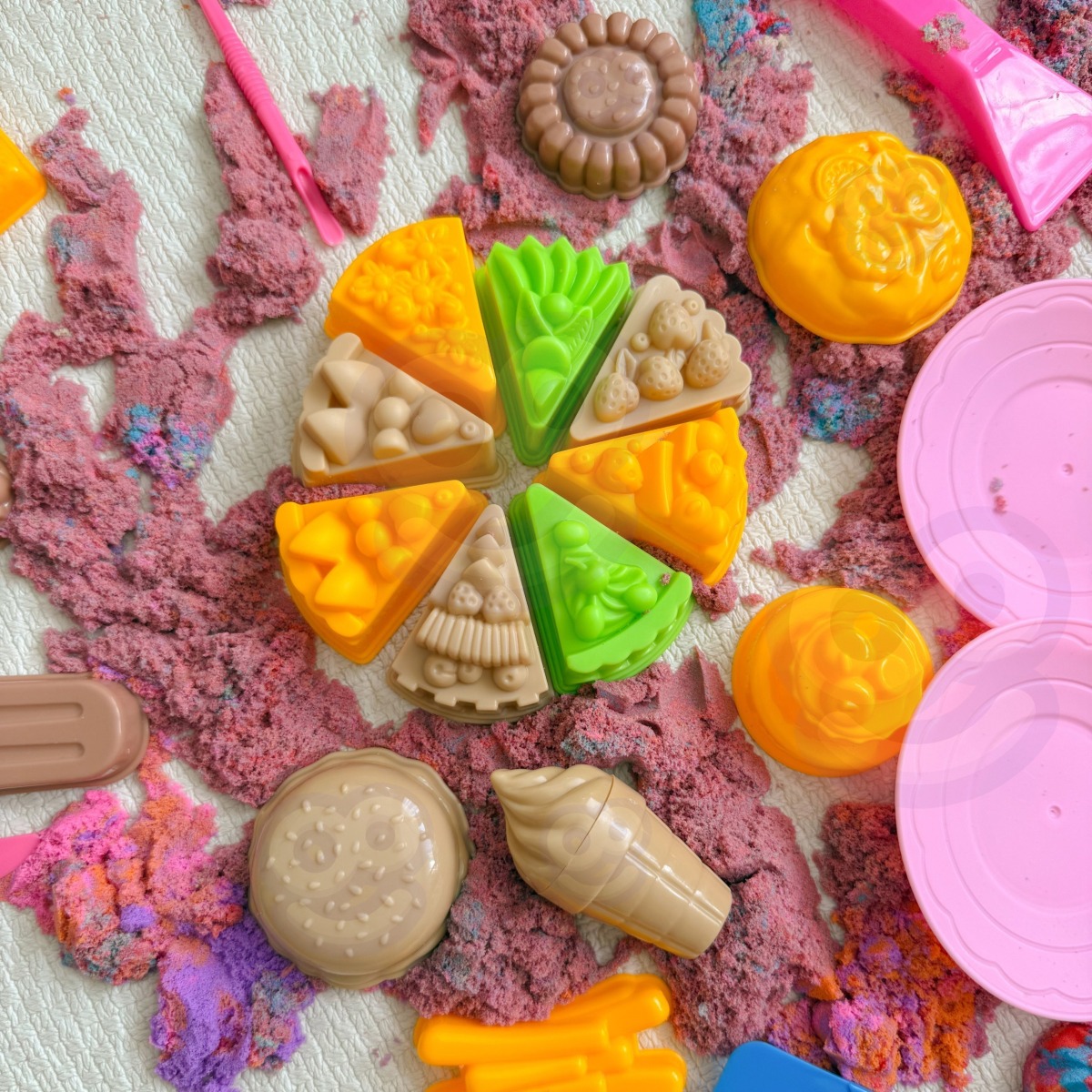WOOPIE Kineetilās smiltis, 6 krāsas, 1.2 kg komplekts