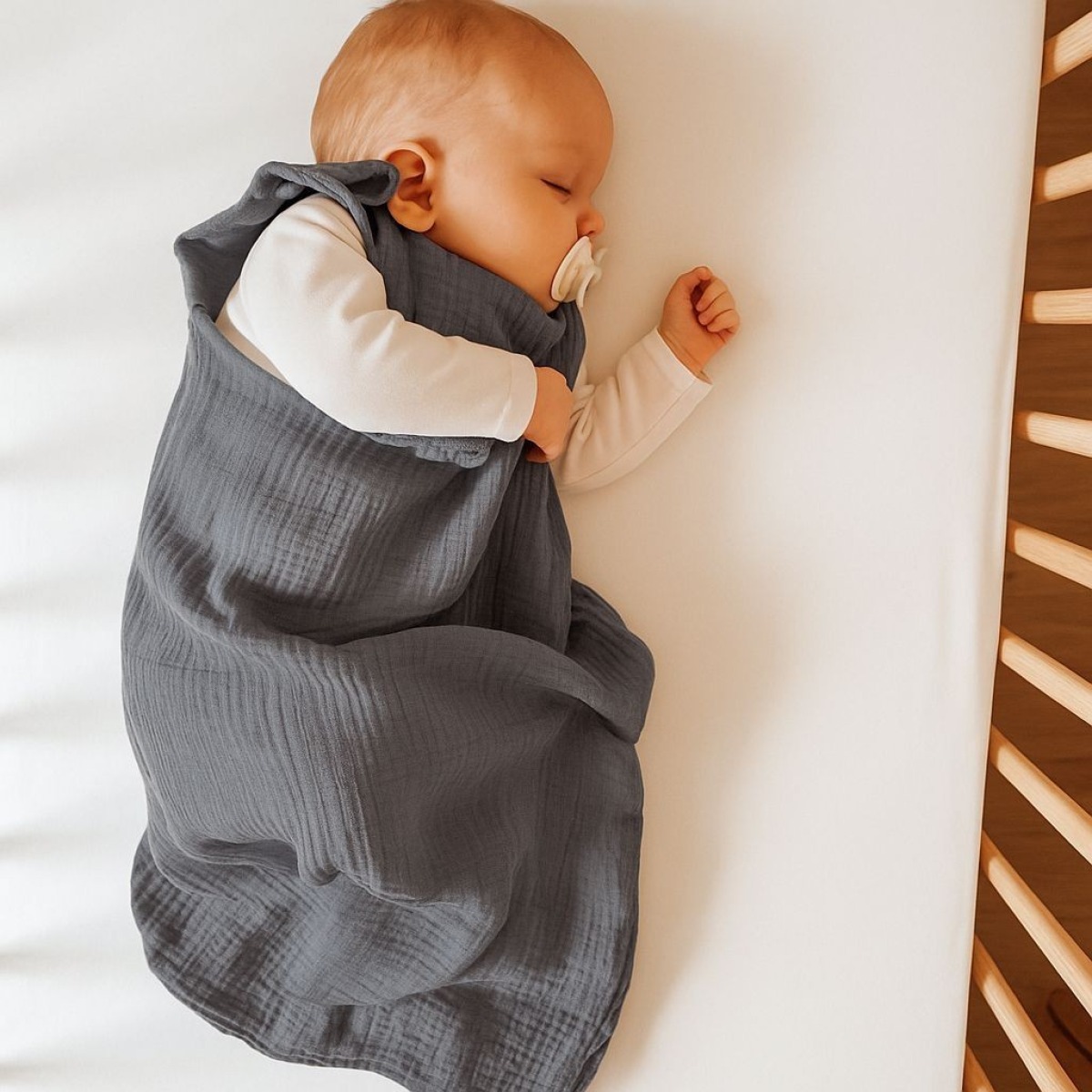 Jaundzimušā muslīna guļammaiss, 0–6 mēneši, TOG 1.0, antracīta krāsā