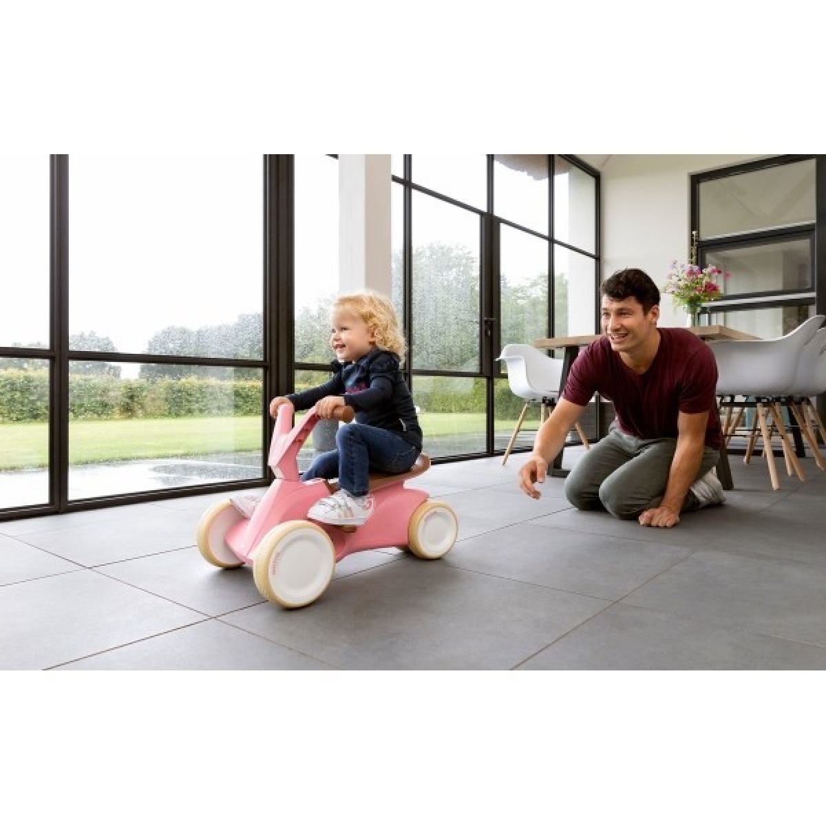 BERG GO² Retro Pink — 2-in-1 stumjamā un minamā mašīnīte