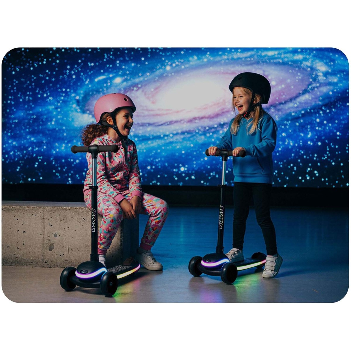 Ricokids Leddi trīsriteņu skrejritenis ar LED apgaismojumu, melns
