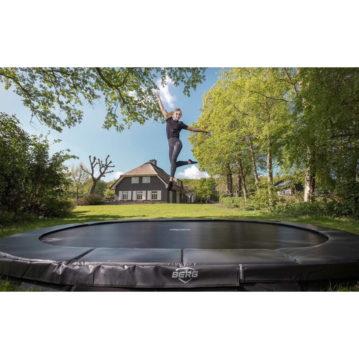 BERG SPORTS Grand Champion InGround 350 ovāls zemē iebūvējams batuts