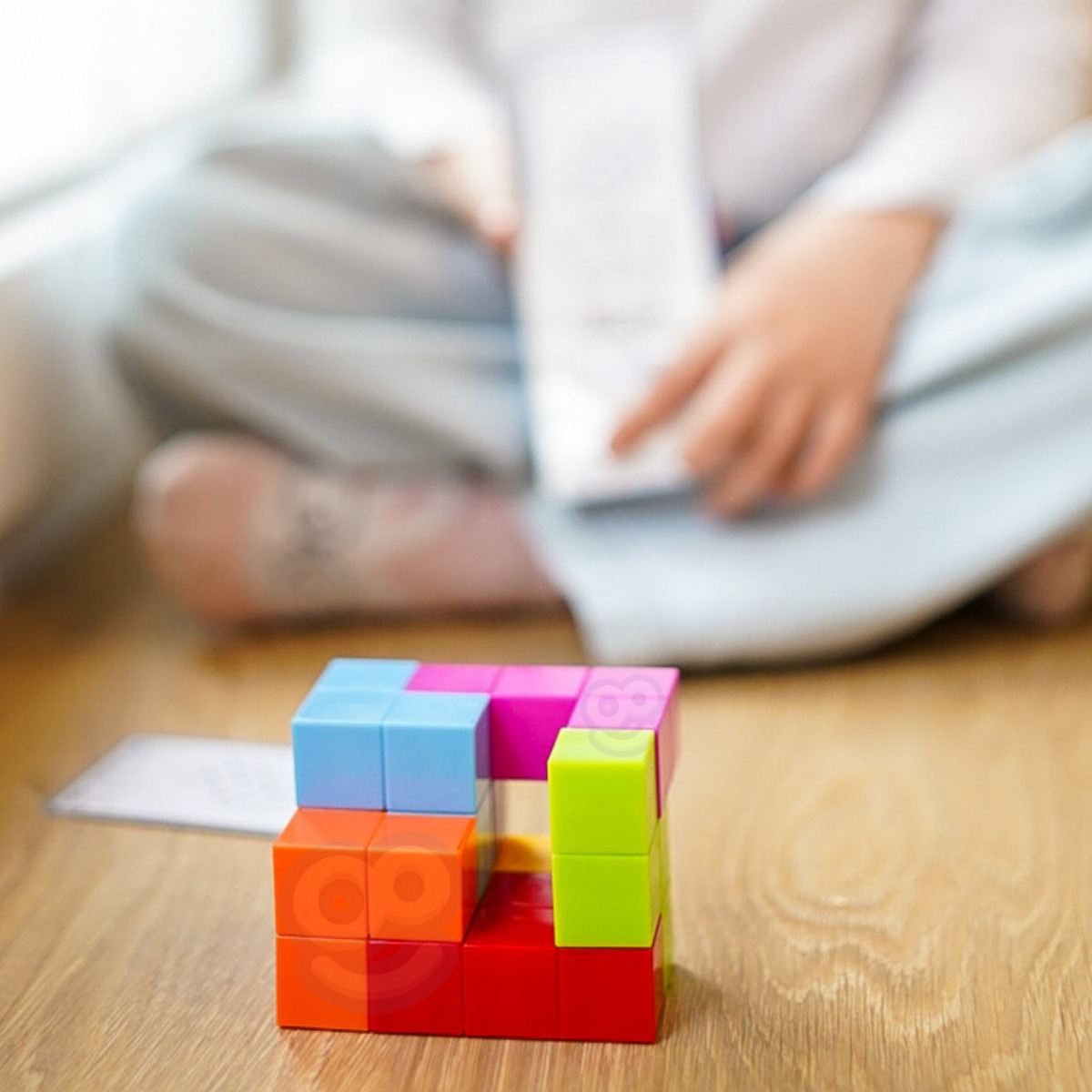 Tetrise kuubikupuzzle kaardikomplektiga