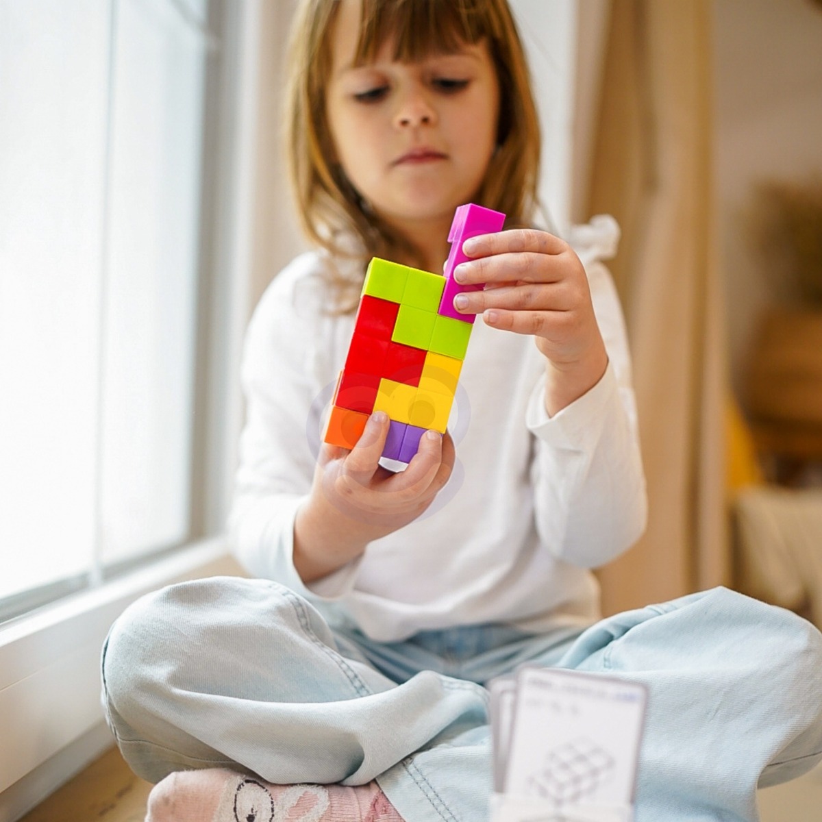 Tetrise kuubikupuzzle kaardikomplektiga