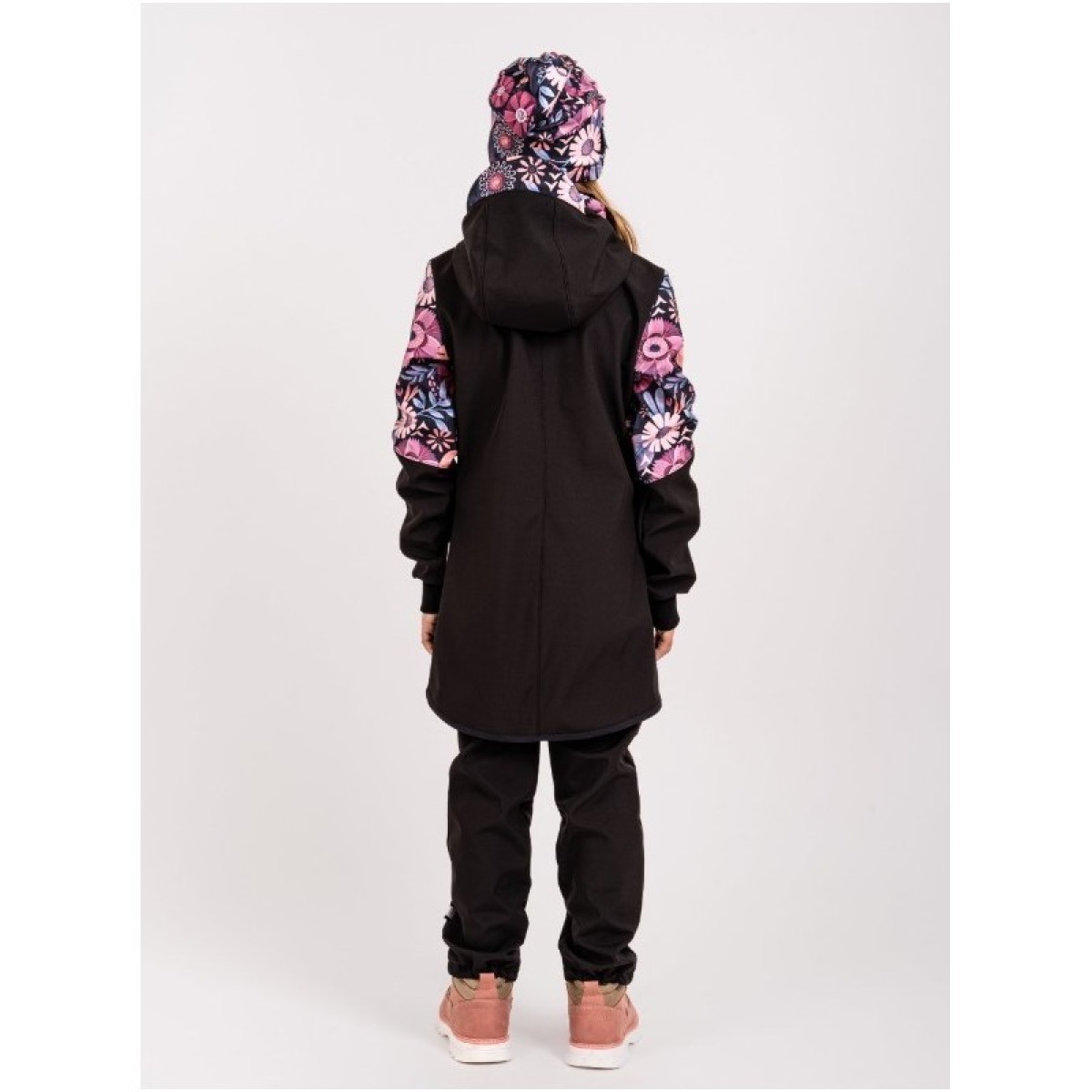 Bērnu softshell mantel fliisvoodriga, must/magic flowers