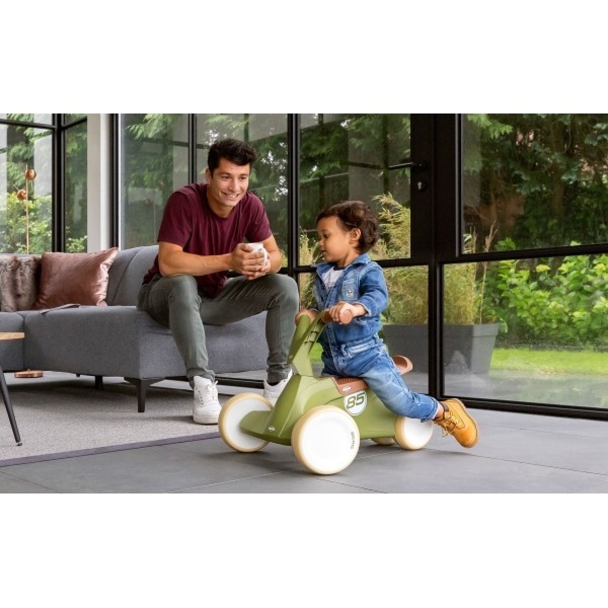 BERG GO² Retro Green 2-in-1 stumjamā un minamā mašīnīte