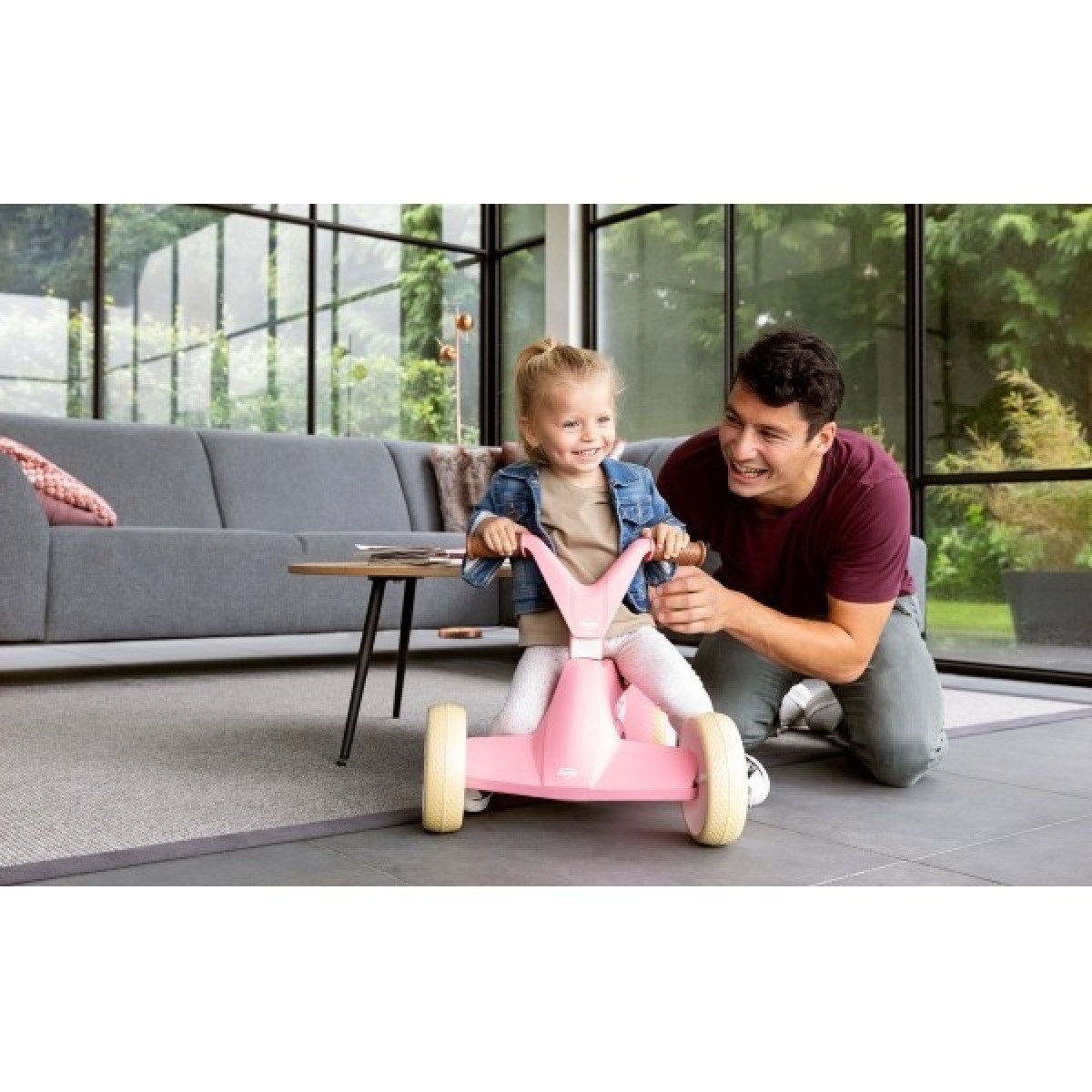 BERG GO² Retro Pink — 2-in-1 stumjamā un minamā mašīnīte
