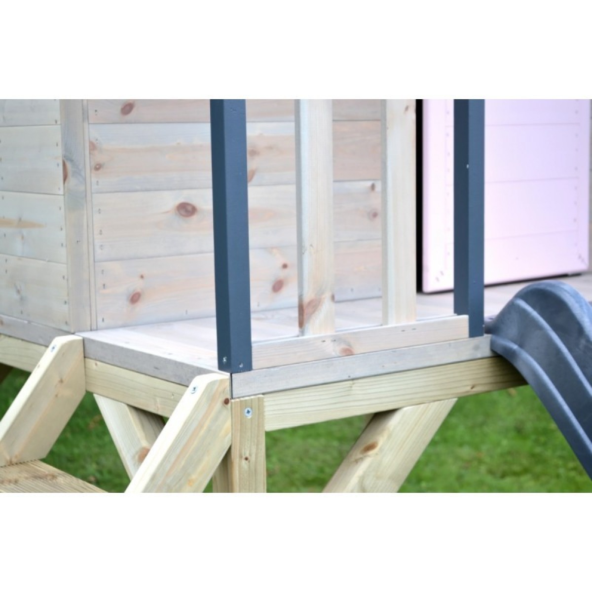 Rotaļu laukuma M48-GK piedzīvojumu namiņa platforma ar slidkalniņu un r