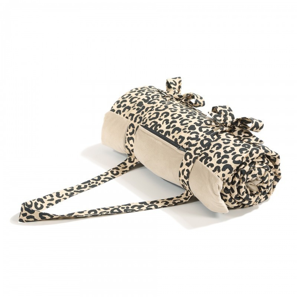 Magdalena Lamparska piknika sega LEOPARD CREAM